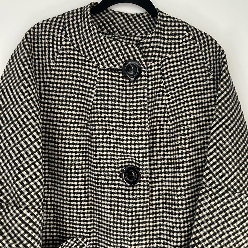 Vintage 1960’s Wool Houndstooth Coat - Made in the USA - Picture 2 of 5